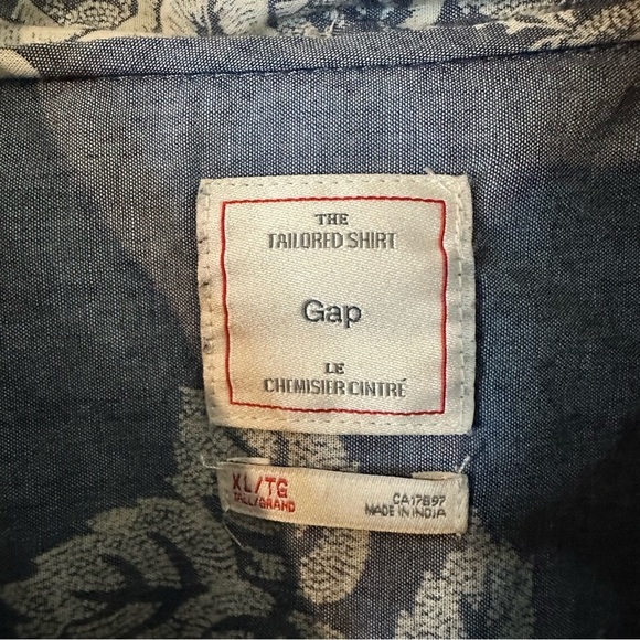 GAP Blue and White Casual Button Down Shirt Floral Design Sz XL Tall Coastal - Picture 8 of 9